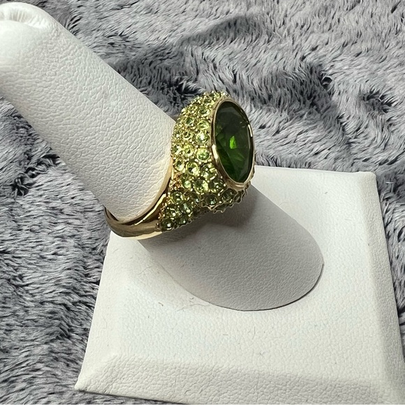 Joan Rivers Green Rhinestone Ring - Picture 3 of 6